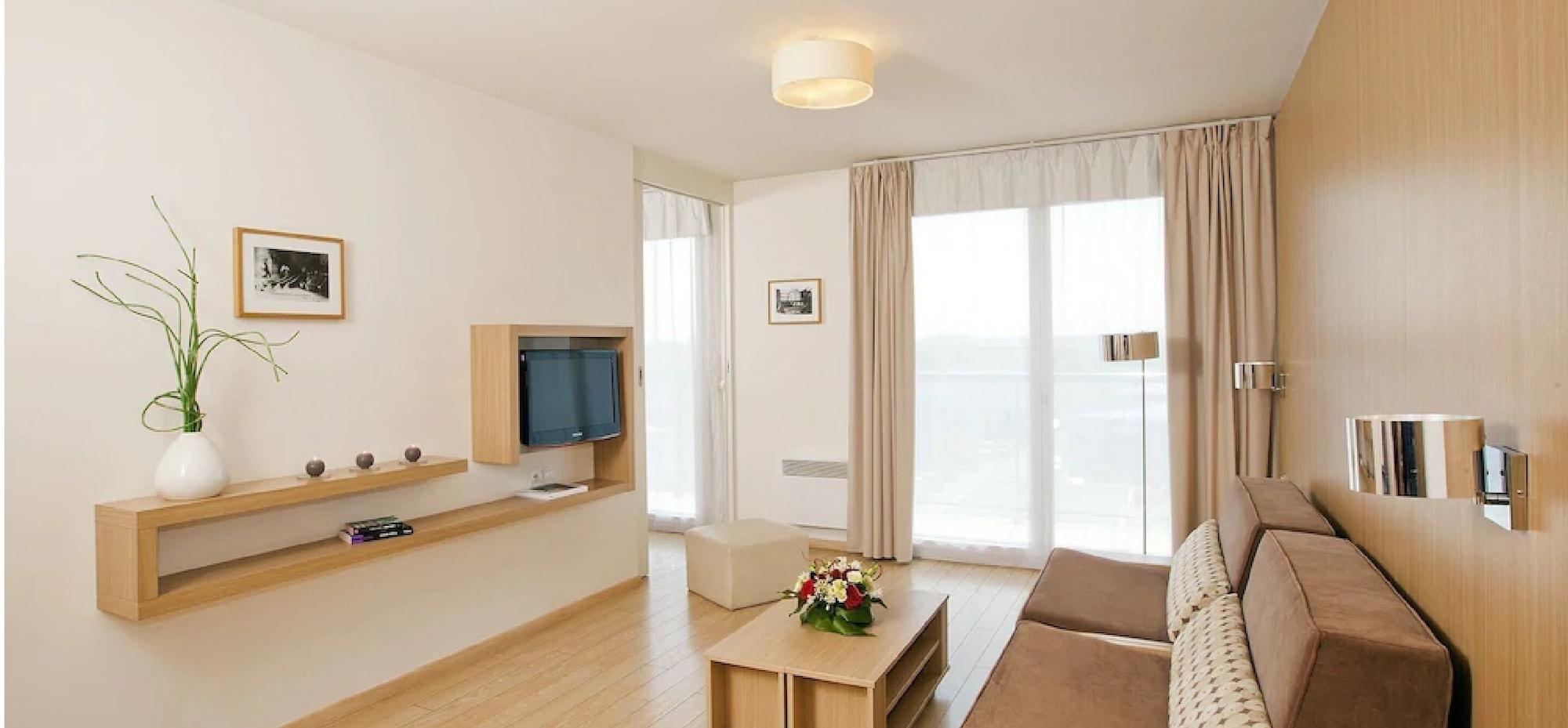 Residhome Carrieres La Defense Eksteriør billede